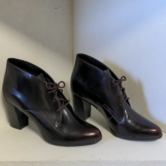 Clarks Deep Burgundy Leather Boots - Picture 2 of 7